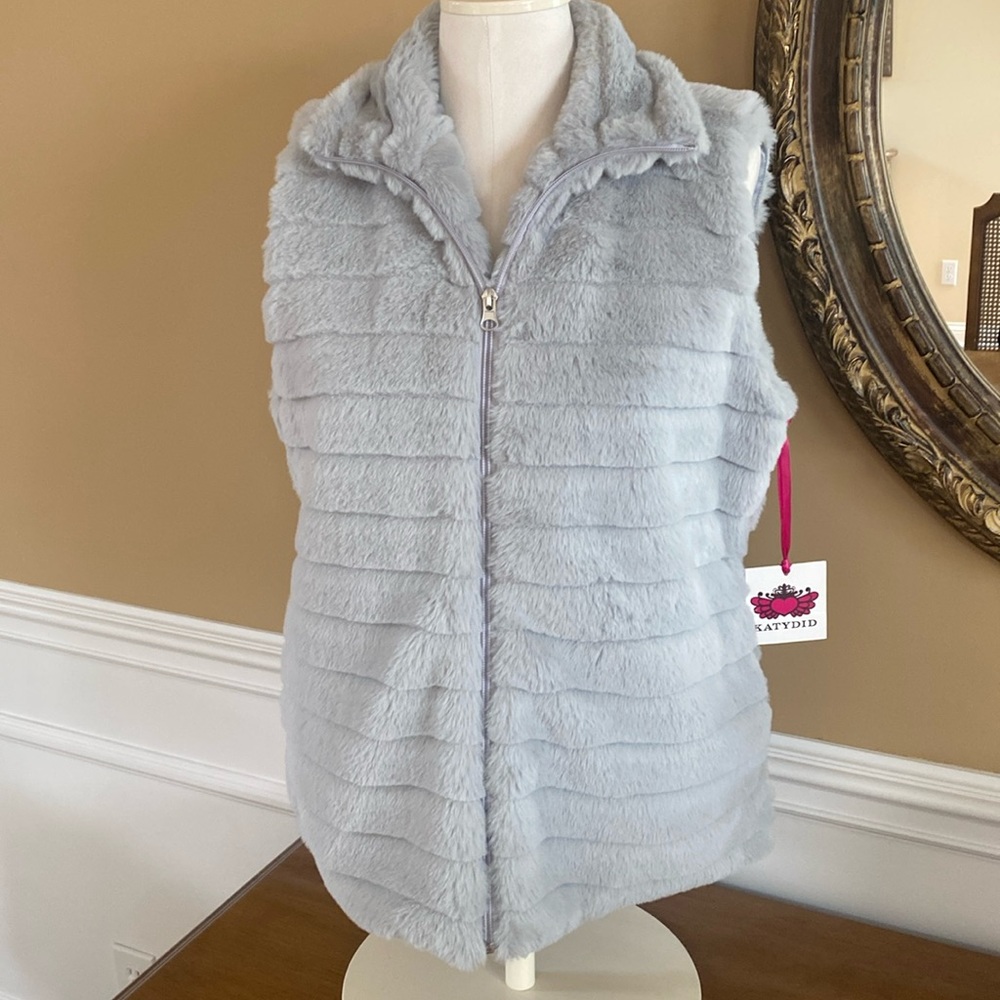 KATYDID FUZZY VEST
